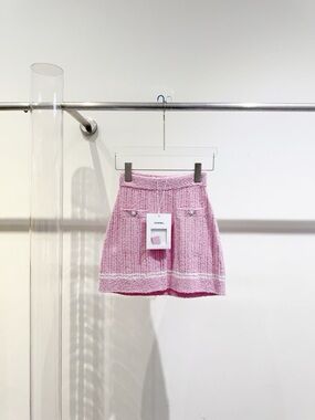 🚩steal CHANEL Pink Knit Top with Signature Label